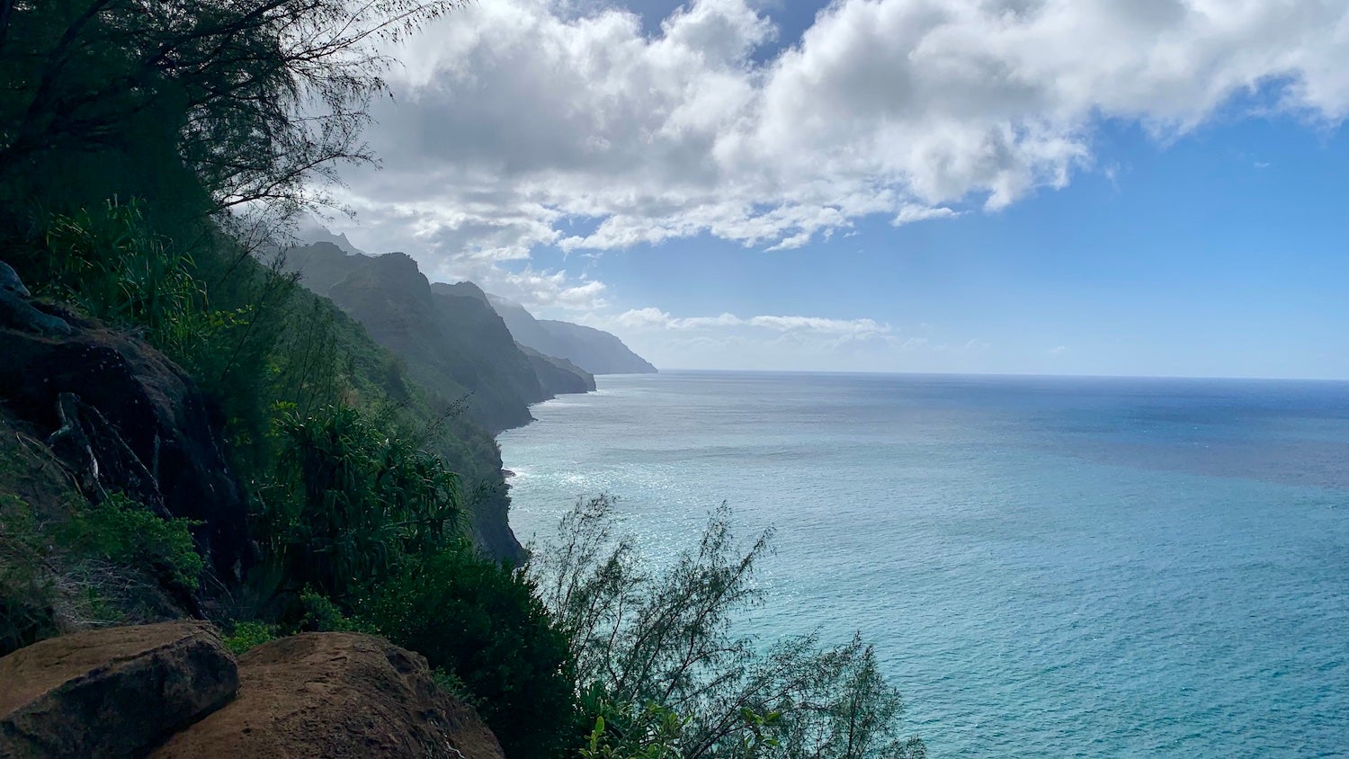 coastline on the na pali coast from the kalalau trail