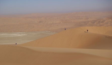 25-day4-dunes1.jpg 27599 abu dhabi adventure race