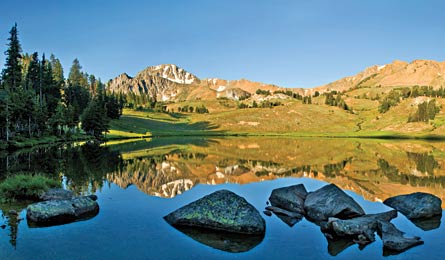 BP1011DESTRipMtn DRoane ExpedLake 445x260 31534 Expedition Lake (Photo by Doug Roane)