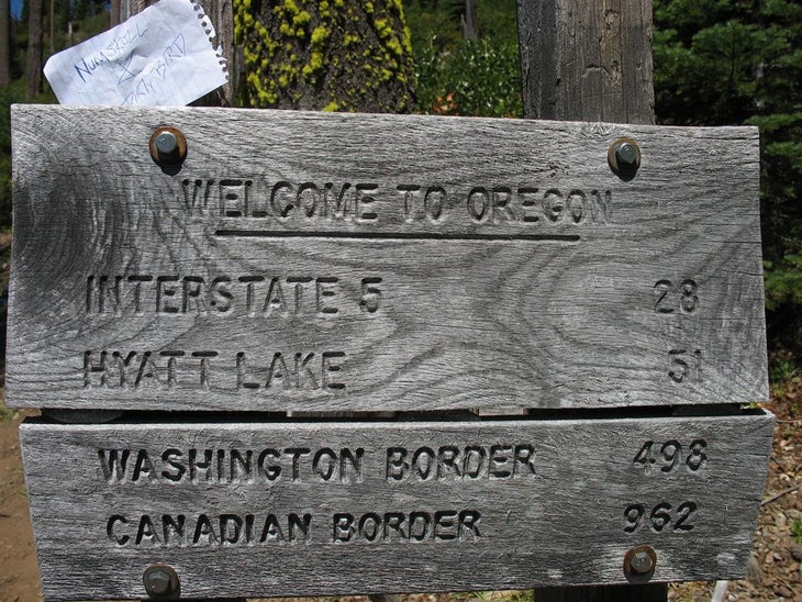 CA-OR Border Mileage Sign None