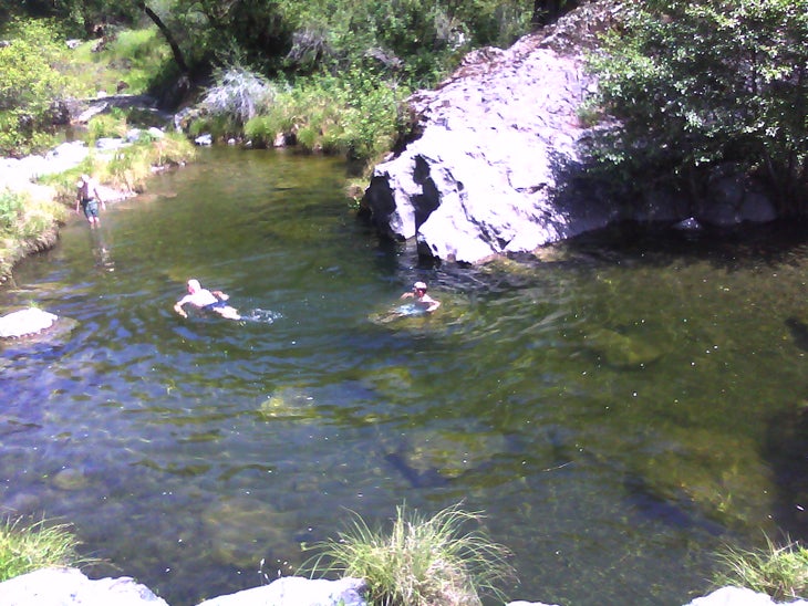 China Hole swimming pool! None