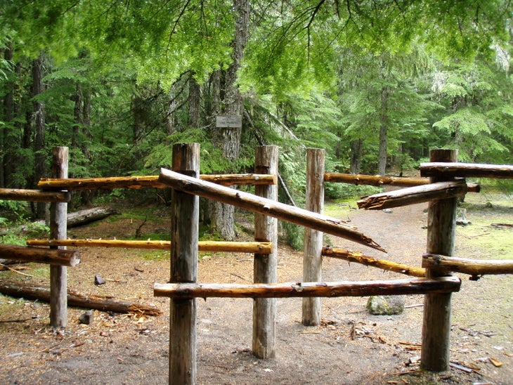 Horse Gate None