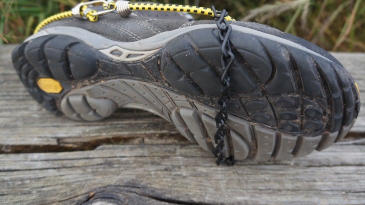 Make Snow Traction With a Bungee Cord Tip: refrain from pinching the chain tight on the bungee until you’re finished. That way you can add or remove lengths of chain as you adjust the fit.