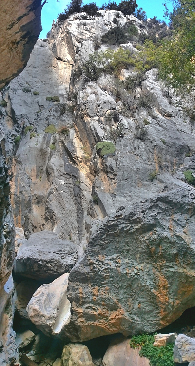 16 Choke Boulder 16 Choke Boulder
