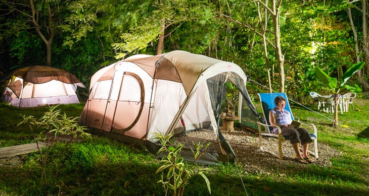 Glamping Dominica trail