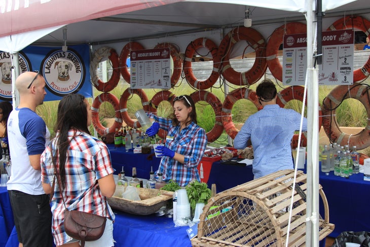 Oysters Oyster tasting at the Oyster Cookoff