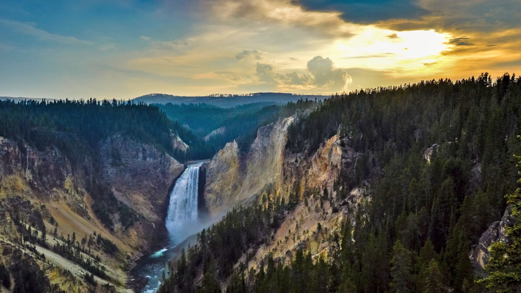 "artist point yellowstone"