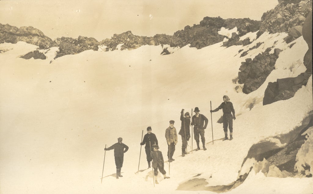 A Look Back at Washington's Pioneering Female Mountaineers