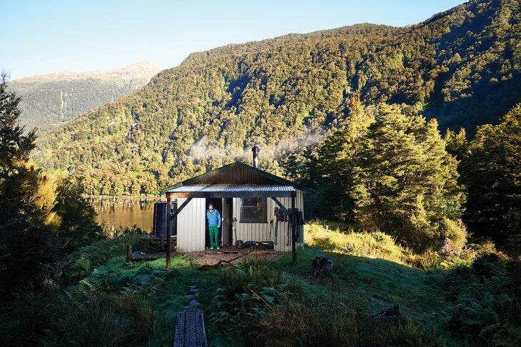 BP0118NZDUSKY__BENW8718_gn Loch Maree hut in New Zealand
