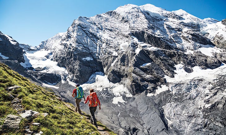 bp1116adv_alpsbluemlisalphorn_patitucci_750x400 Hikers en route to the Gspaltenhorn Hut. Photo by patitucciphoto