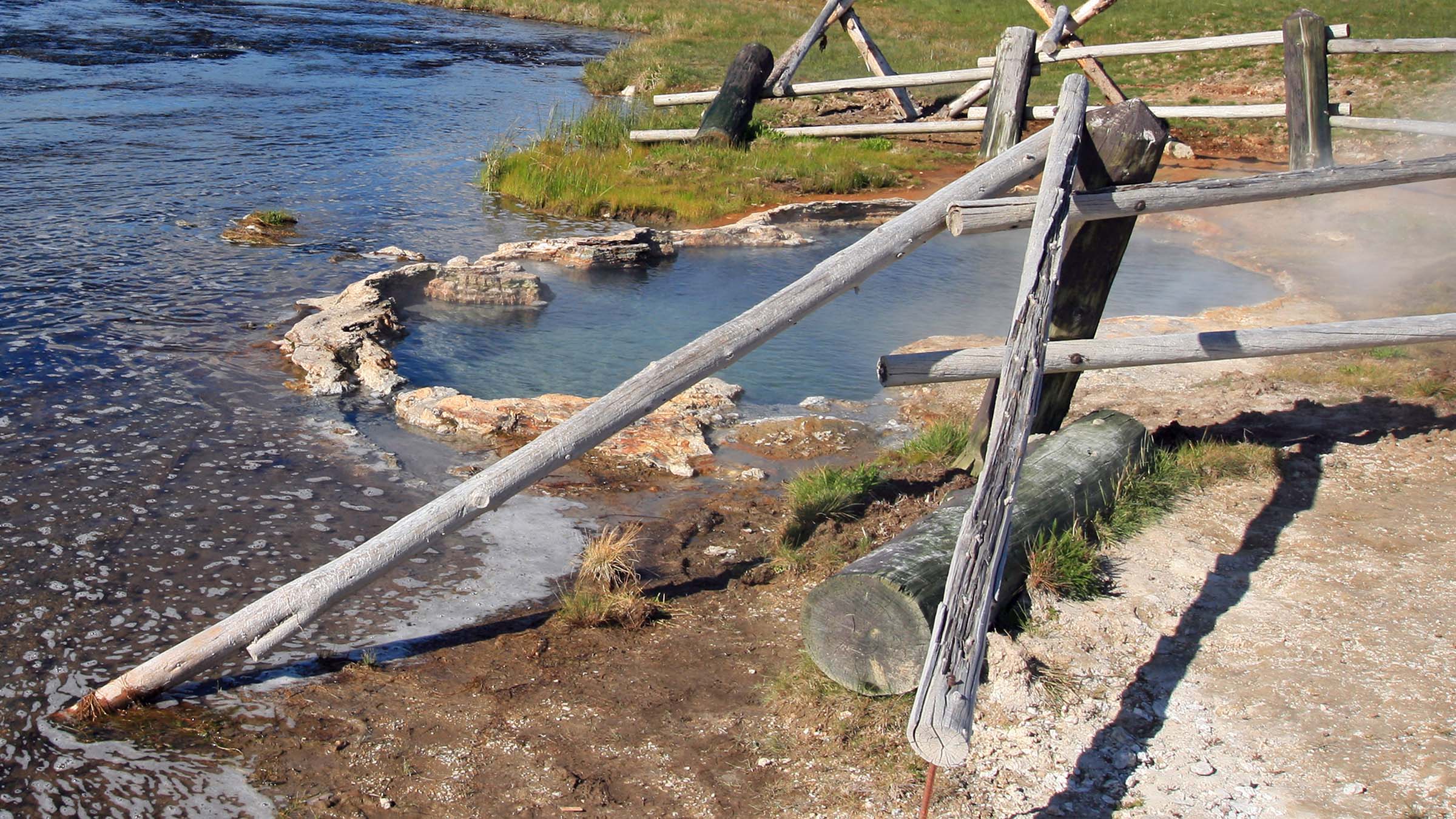 hot spring yellowstone