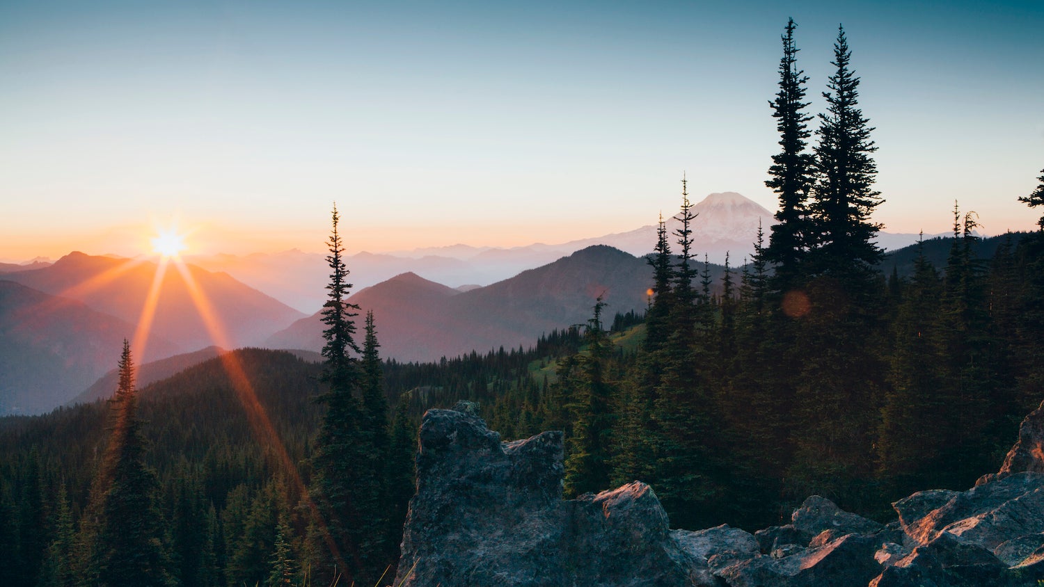 Sunset over the Cascade Range of mountains at Goat Rocks Wilderness.