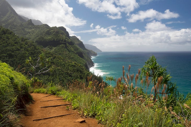 Sunny day on Na Pali Coast from from Kalalau Trail, Kauai, Hawaii