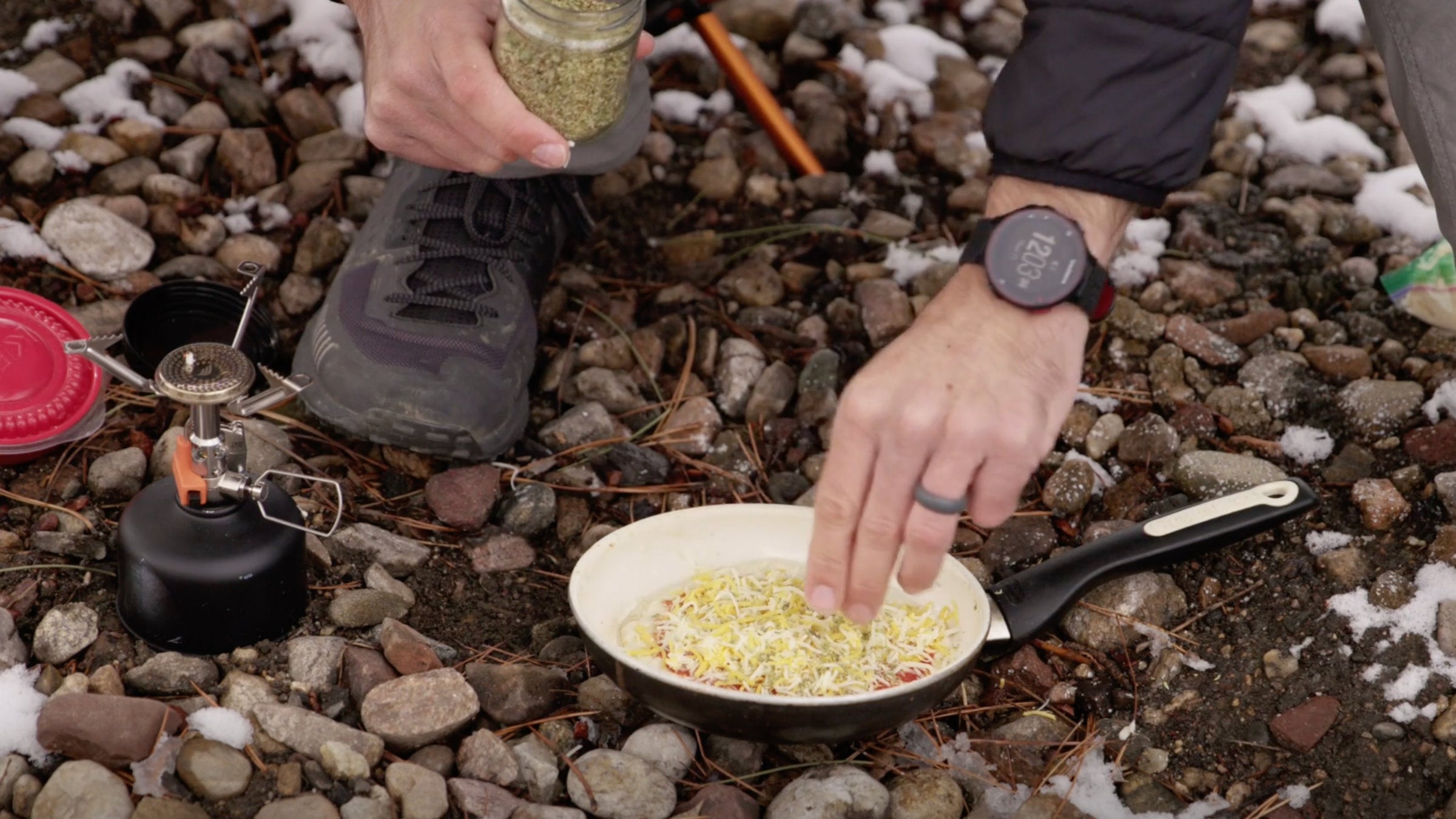 making a pizza in a pan