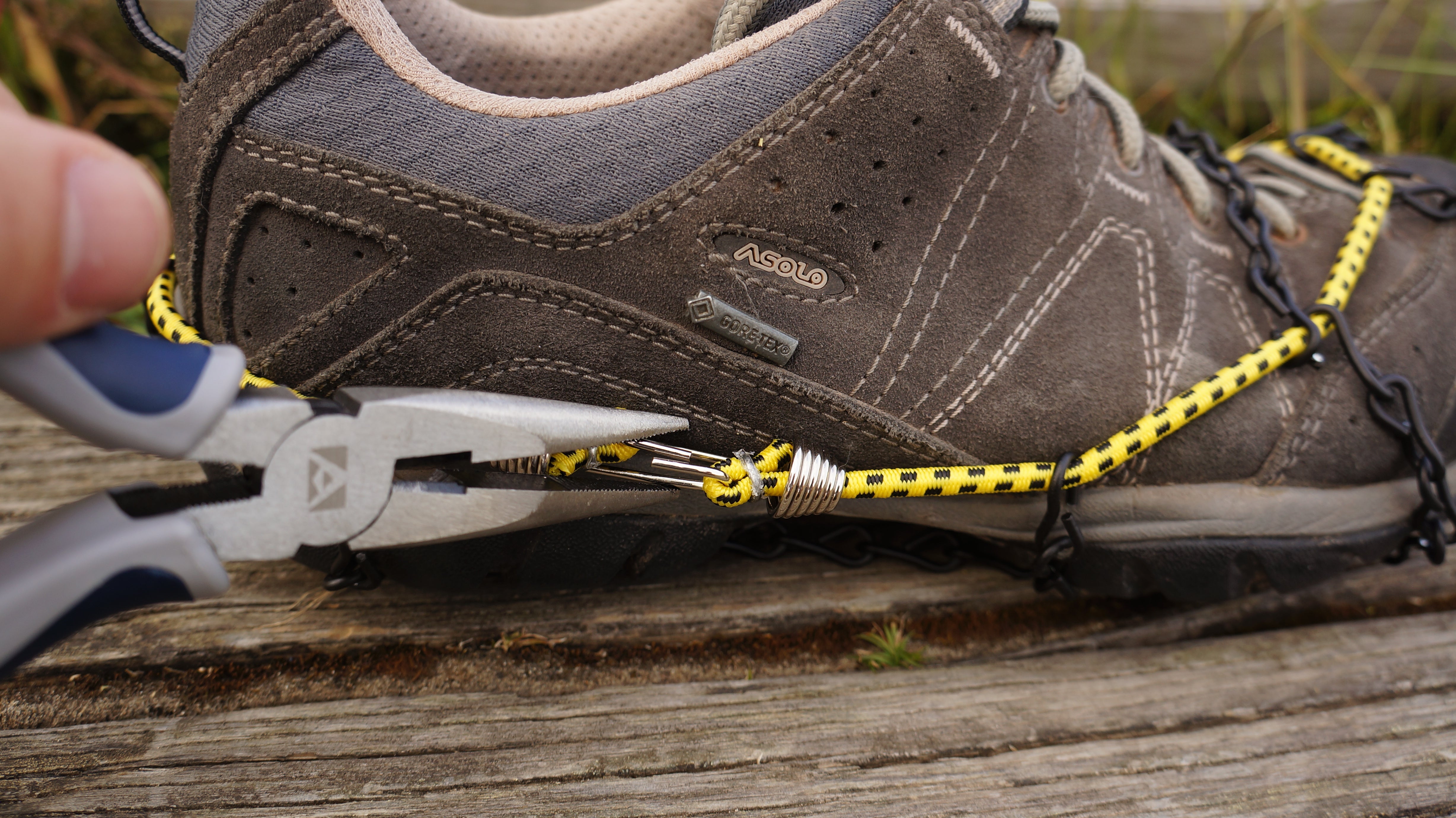 Make Snow Traction With Bungee Cord